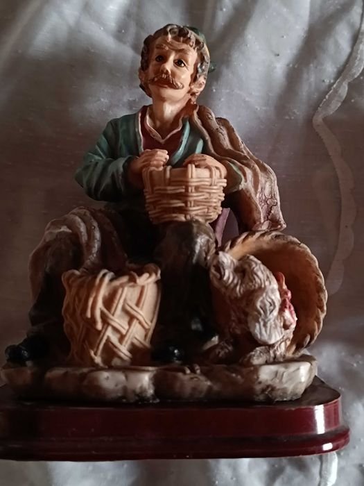 2 Estatuetas antigas em cerâmica