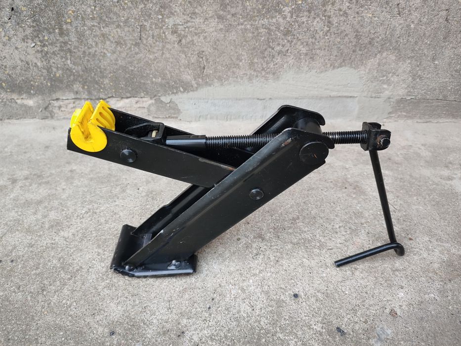 Домкрат Renault рено 350 грн