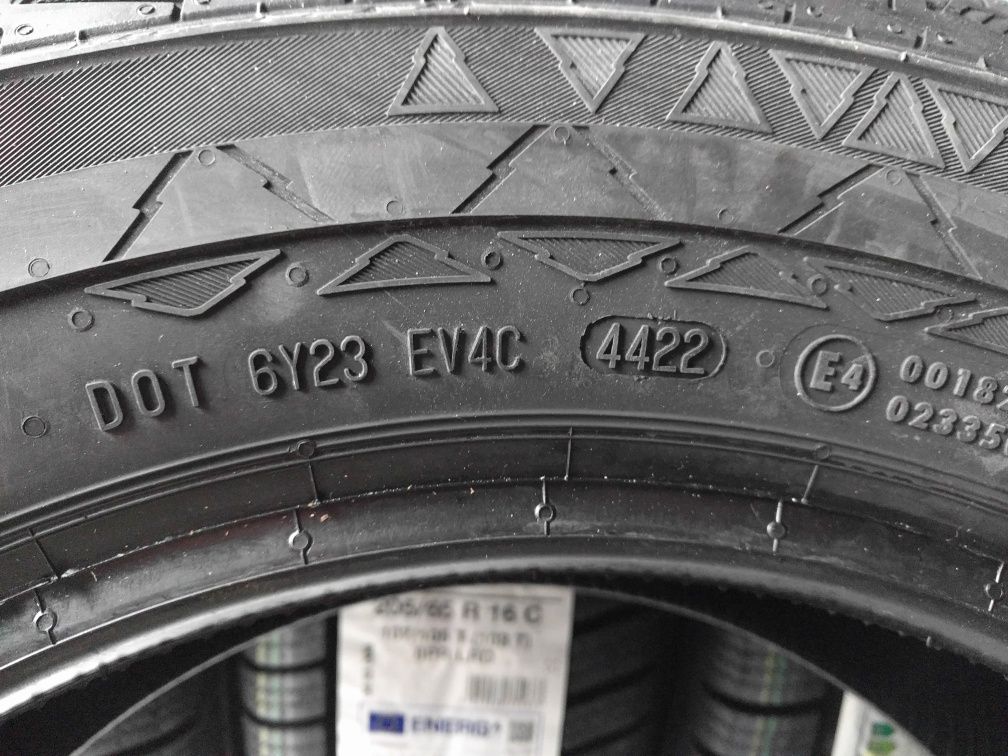 205/65R16C 107/105T Continental VancoWinter 2 NOWE