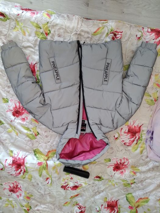 Продам куртку на девочку