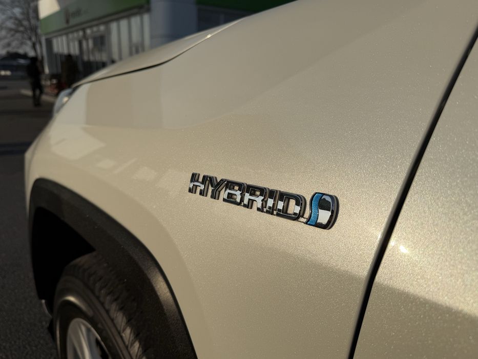 Toyota RAV4 Hybrid 2020 Official