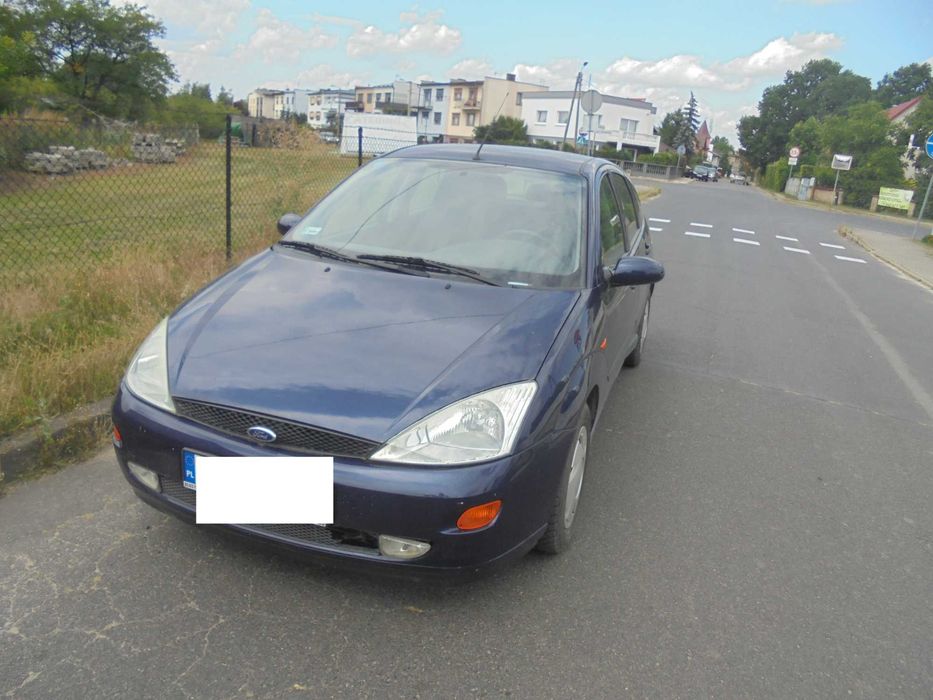 Ford Focus MK1 przed lift niebieski granatowy H8 1.4 benzyna na części