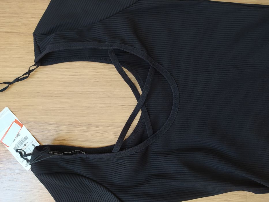 Body Stradivarius NOVO tamanho S (14 anos)