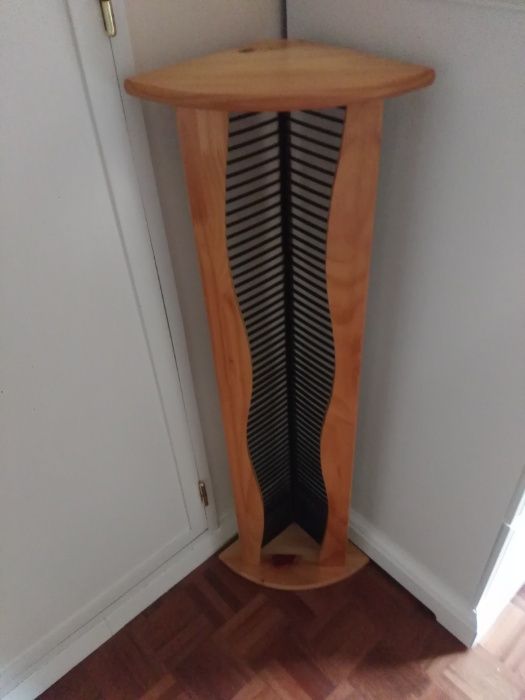 Coluna porta cds de canto