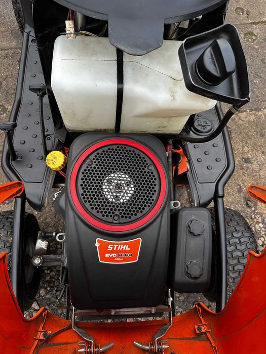 Traktor ogrodowy - kosiarka samojezdna STIHL RT 4097