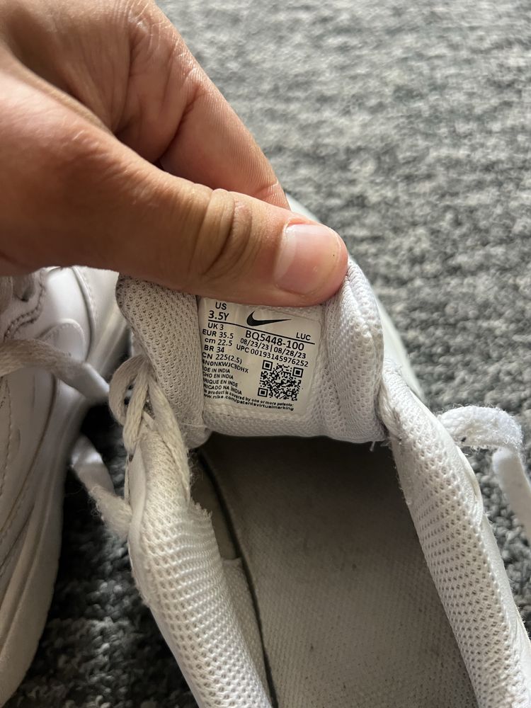 sprzedam biale nike