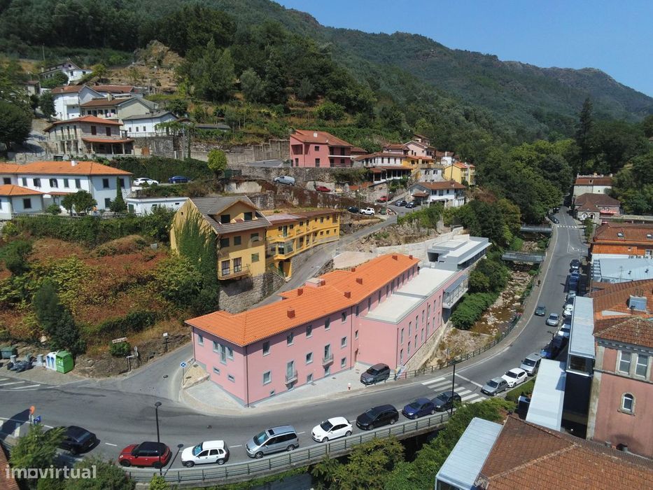 Apartamento T2 de Luxo com terraço novos no centro da Vila do Gerês