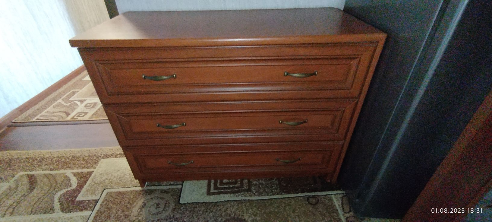 Продам хороший  комод