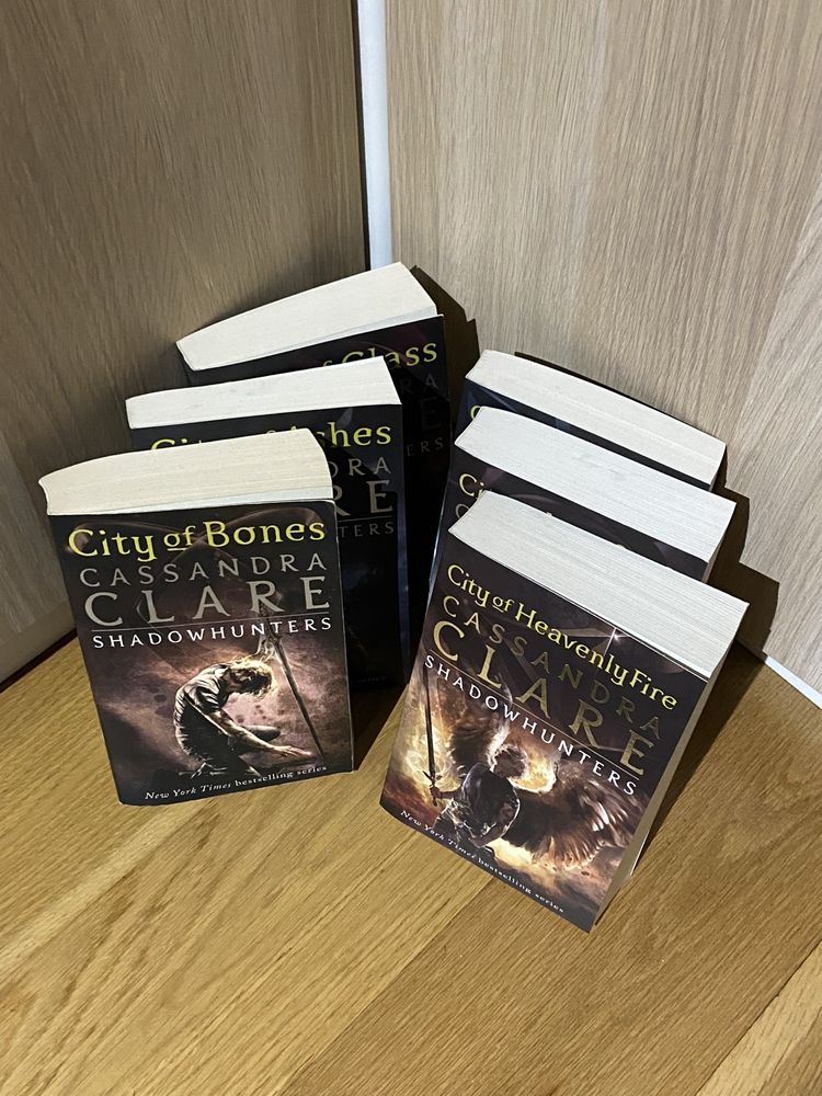Coleção “The Mortal Instruments” de Cassandra Clare