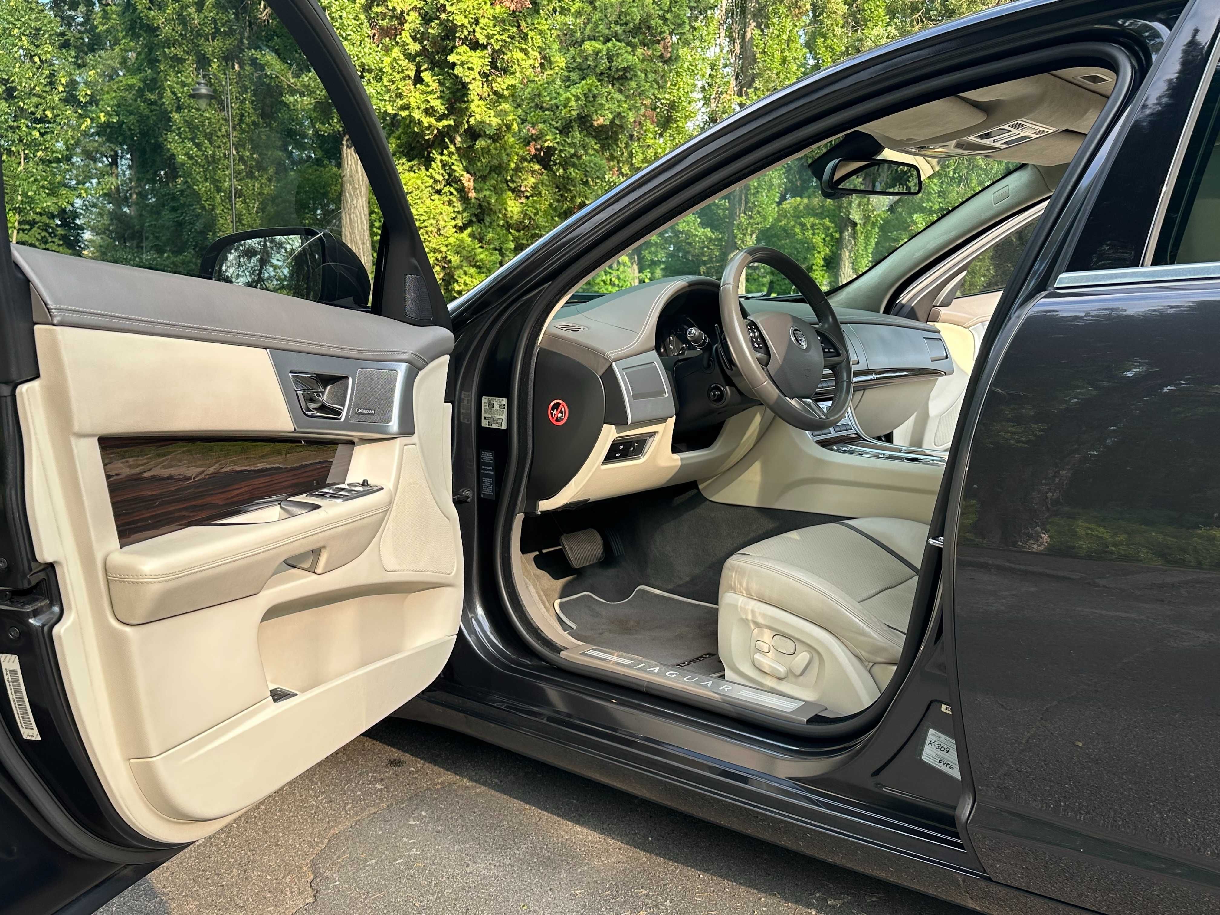 Jaguar XF 3.0 AT (340 к.с.) RWD