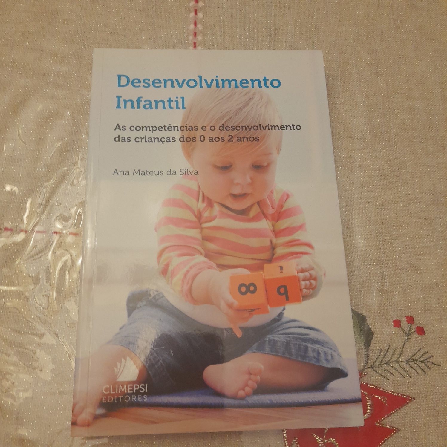 Livro "Desenvolvimento Infantil"
