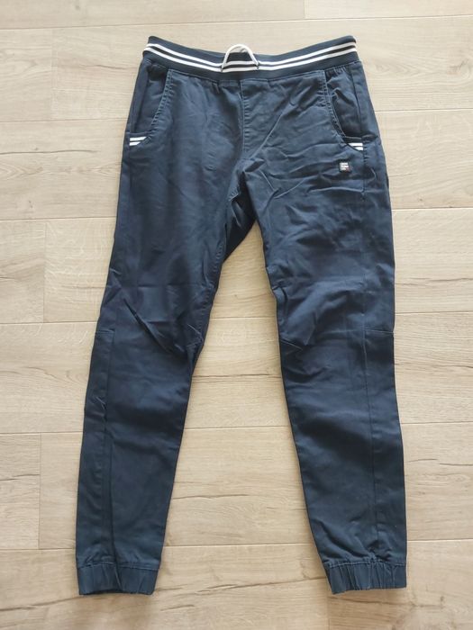 Zestaw spodni Jogger firmy Cropp