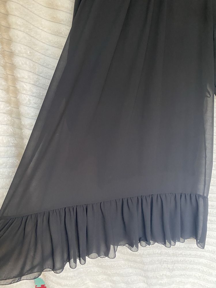 Sukienka czarna elegancka 40