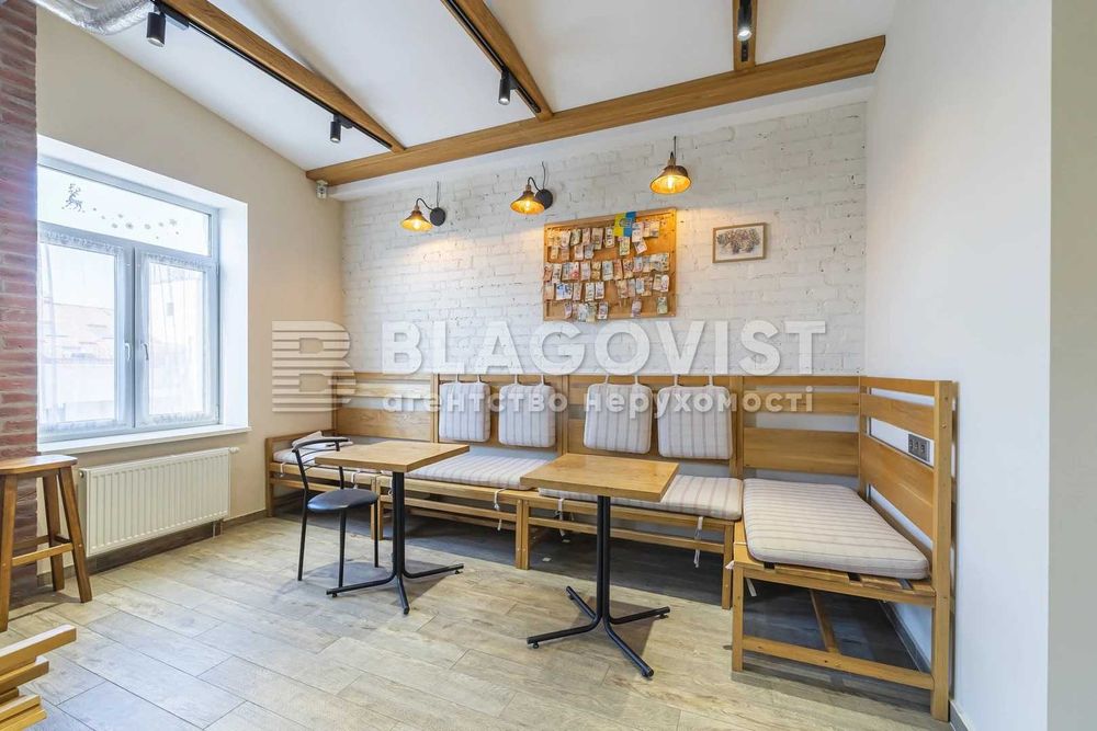 Щекавицька,30/39  нежитлове приміщення 225кв.м.  Поділ 260000$