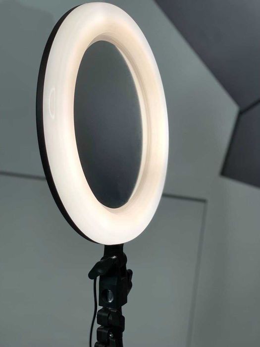 Кільцева Led лампа RA-95+ (26 см) з дзеркалом на штативі.