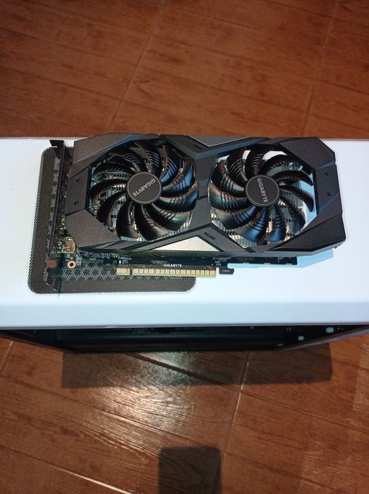 PC intel i7 16gb RAM Disco 480Gb SSD GTX 1650 + 2x hdd 1tb