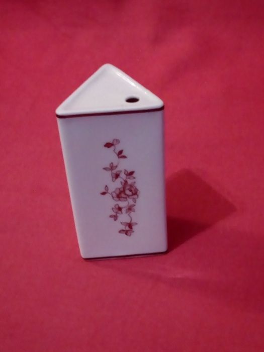 Paliteiro Triangular em porcelana da Electro-Cerâmica do Candal