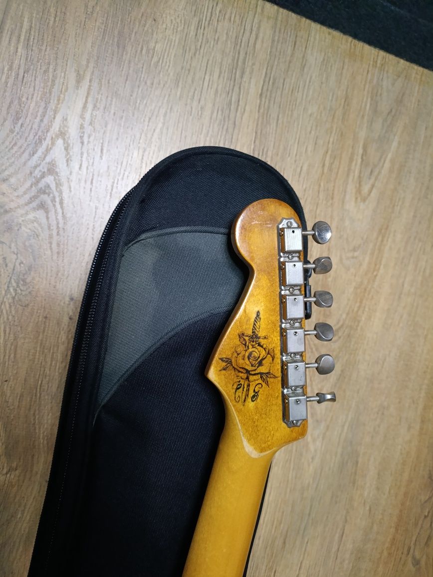 Stratocaster Clássico Vibe 60's vários upgrades