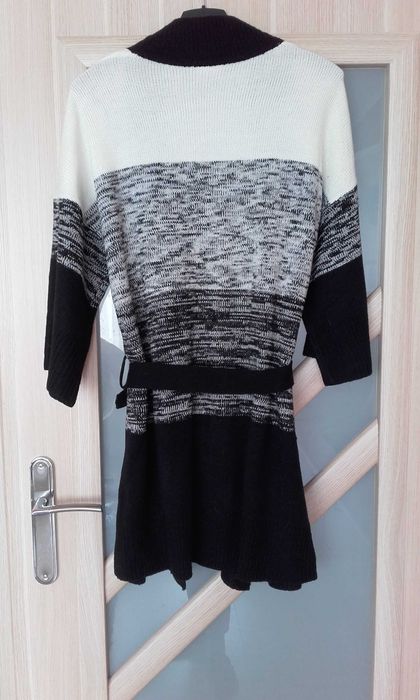 Sweter czarno-biały typu kardigan