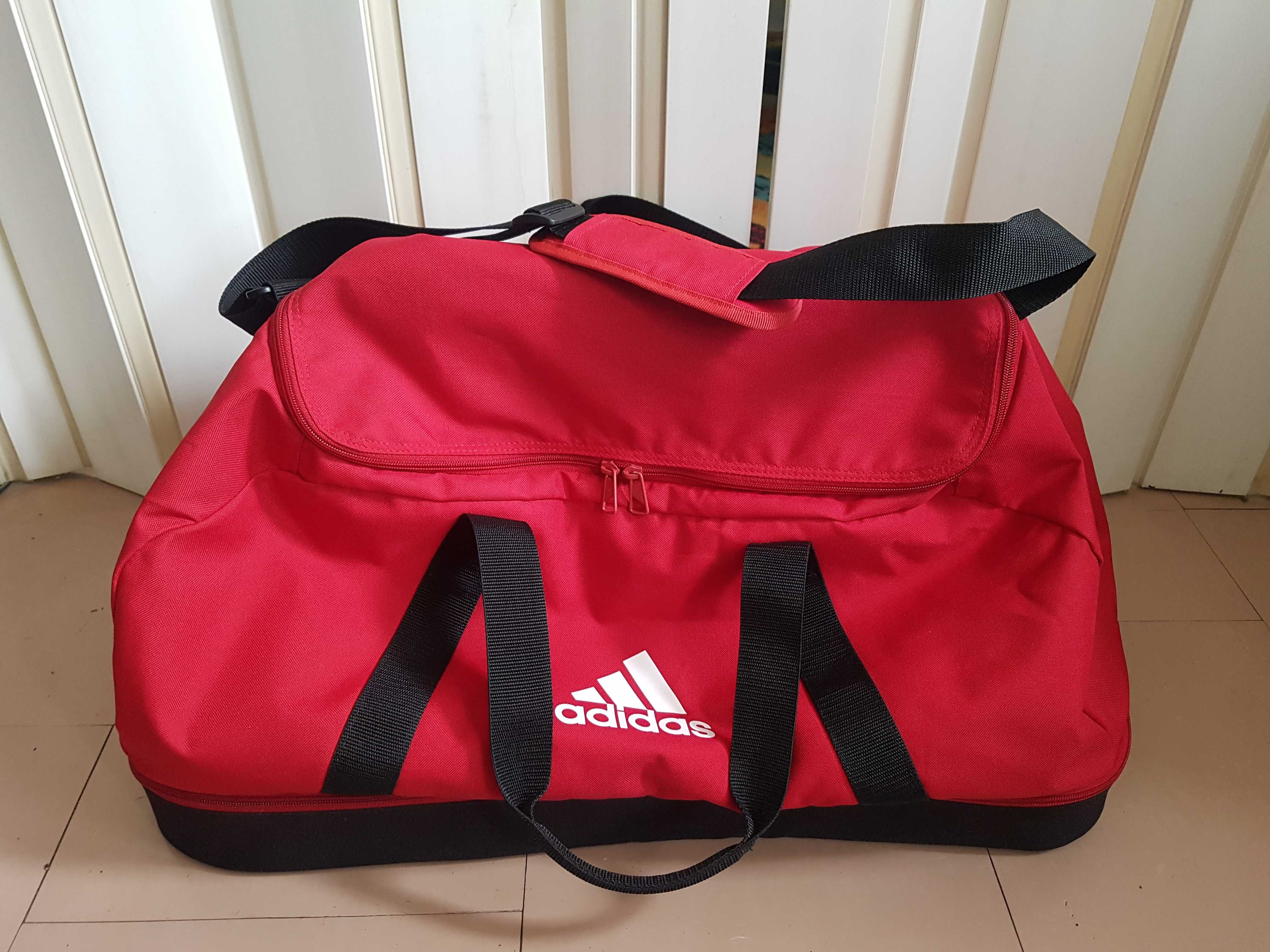 Duża torba sportowa ADIDAS oryginalna  .