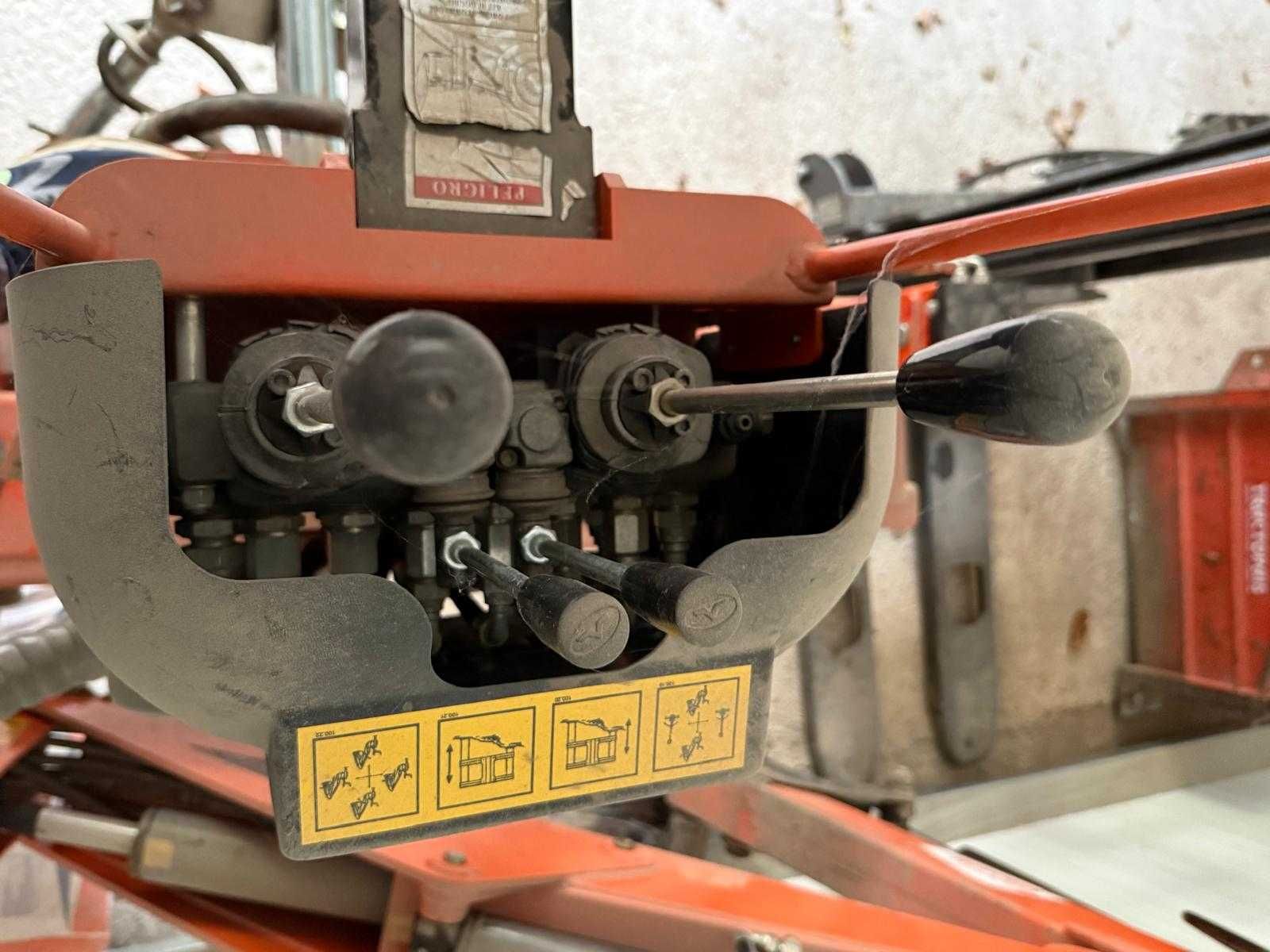 Retroescavadora (Retro) para trator REP260 C/Balde 40