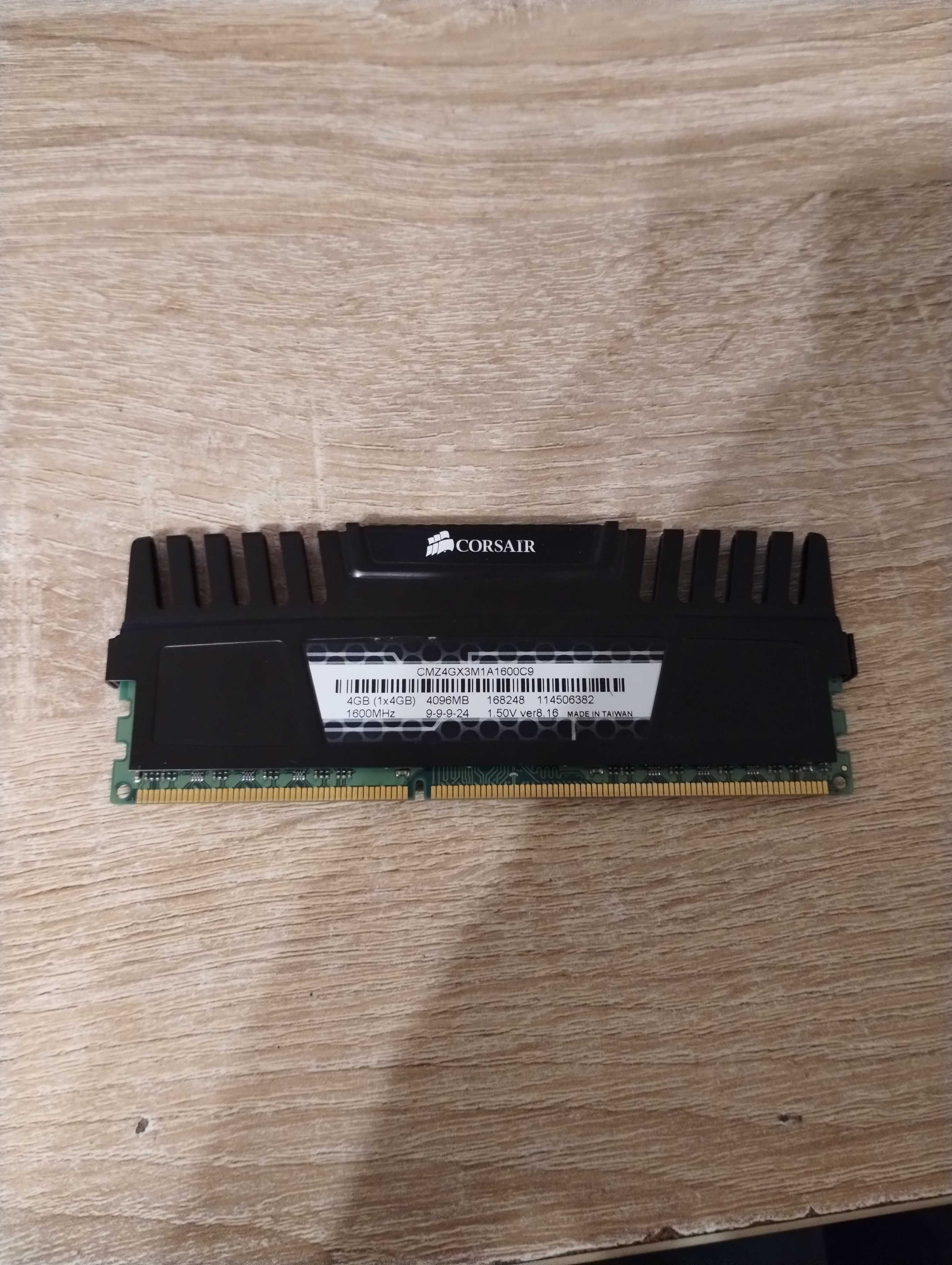 Pamięć RAM Corsair Vengeance DDR3 4GB 1600 MHz