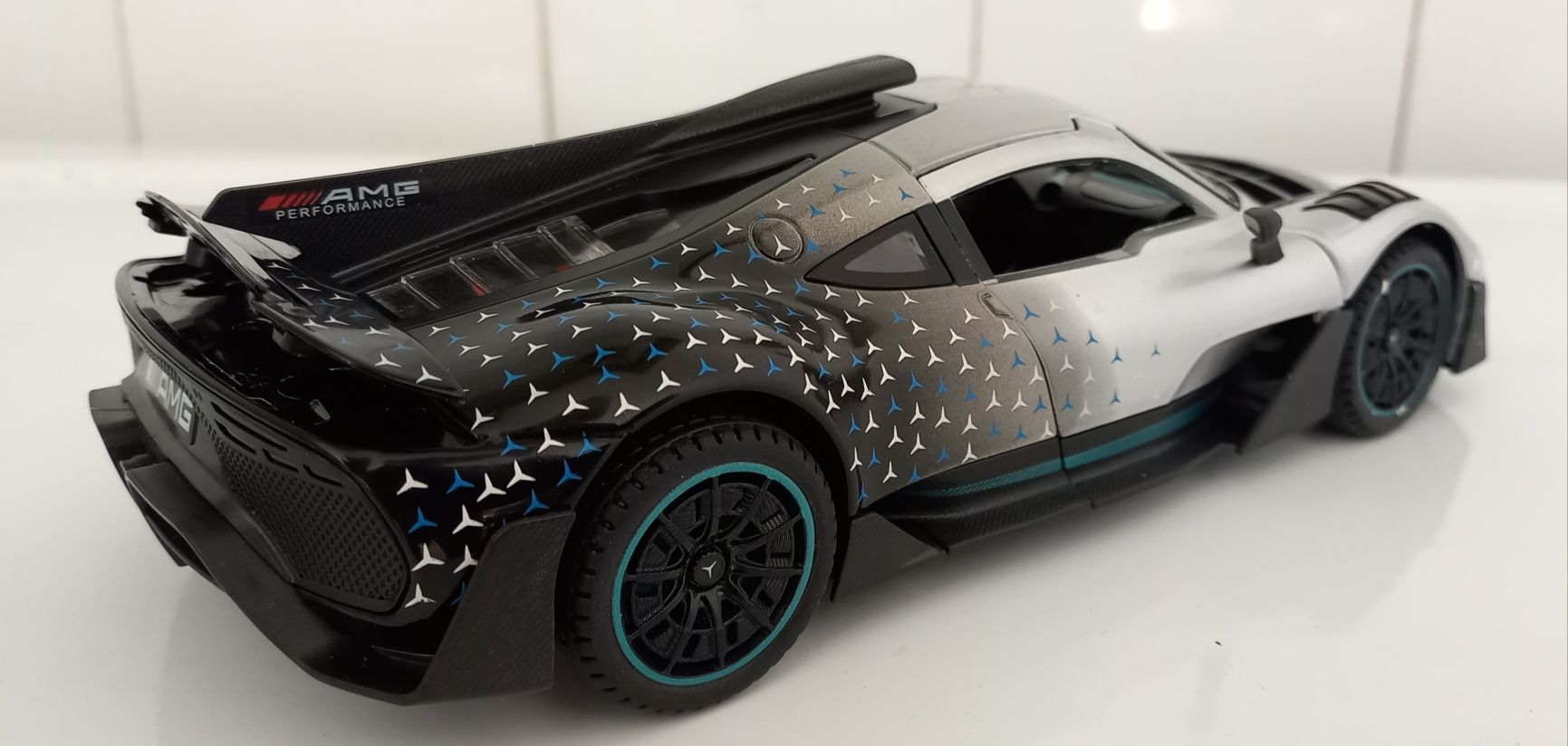 Miniatura Mercedes AMG One
