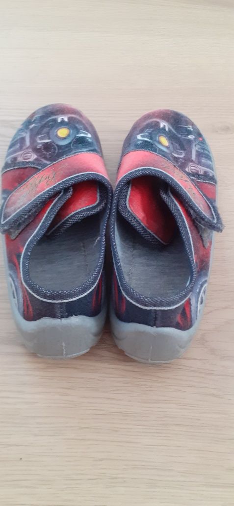 Buty kapcie Befado 27 w auto