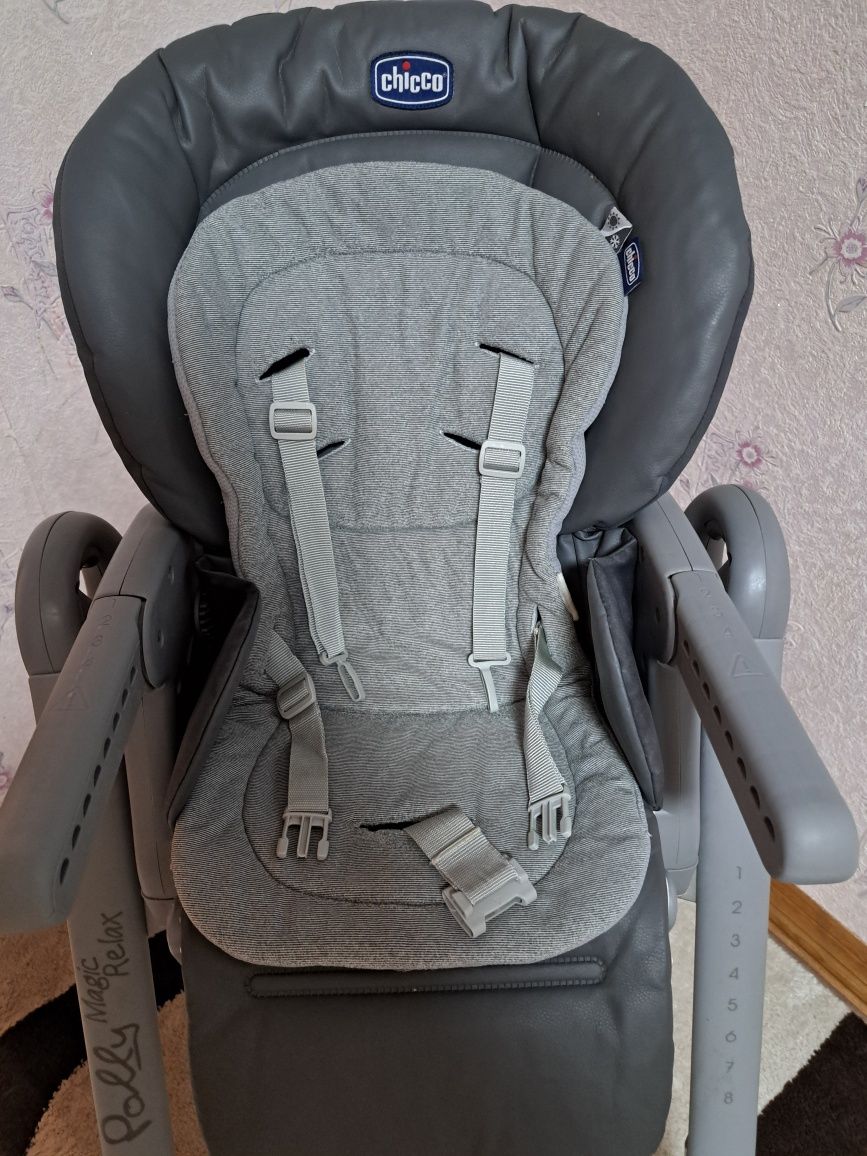 Дитячий стульчик для годування Chicco Polly