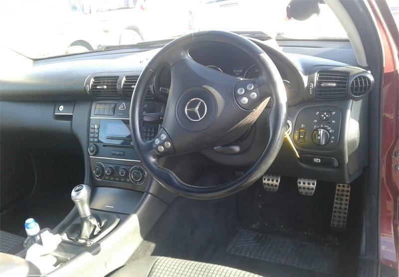 MERCEDES W203 C220 SPORT COUPE 2004 DISPONÍVEL PARA PEÇAS