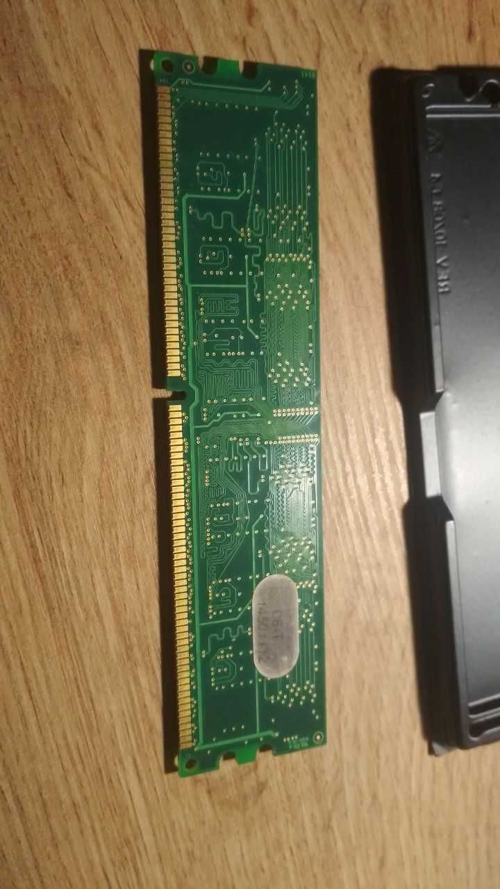 Samsung DDR 512 DIMM PC3200U-30331-Z CL3