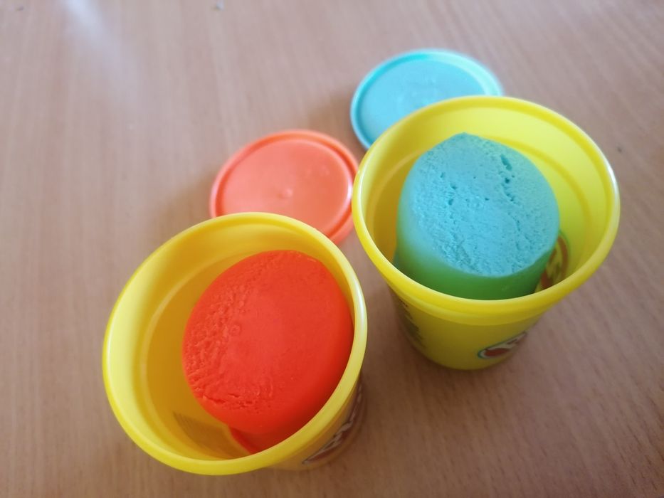 Plasticina Nova 12 barras + 2 potes