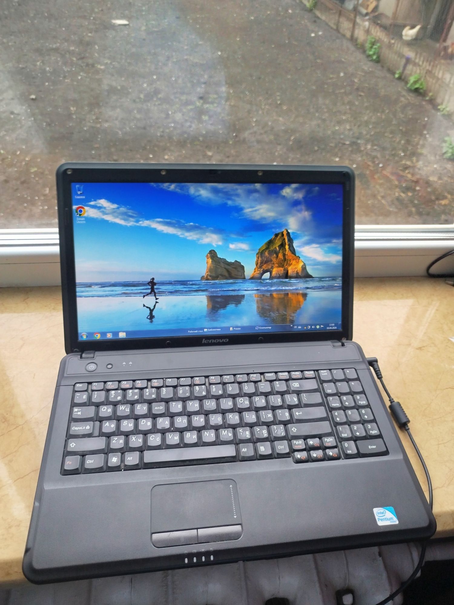 Ноутбук Lenovo G550 15.6" t4300