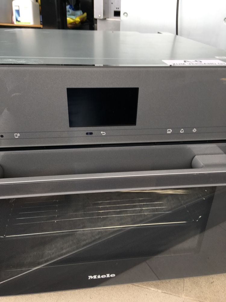 DGC7640 Miele oraz CVA7845 Miele Ekspres do kawy Piekarnik