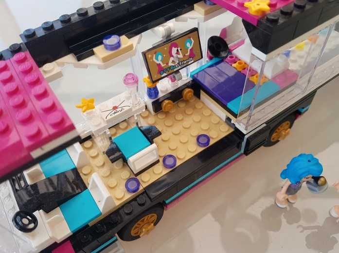 Camião da Tour da Livi - Lego Friends