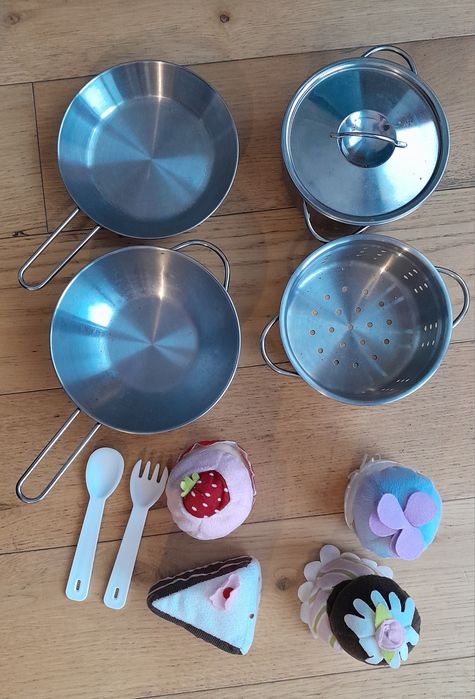 Garnki IKEA Duktig + babeczki + sztućce dla dzieci