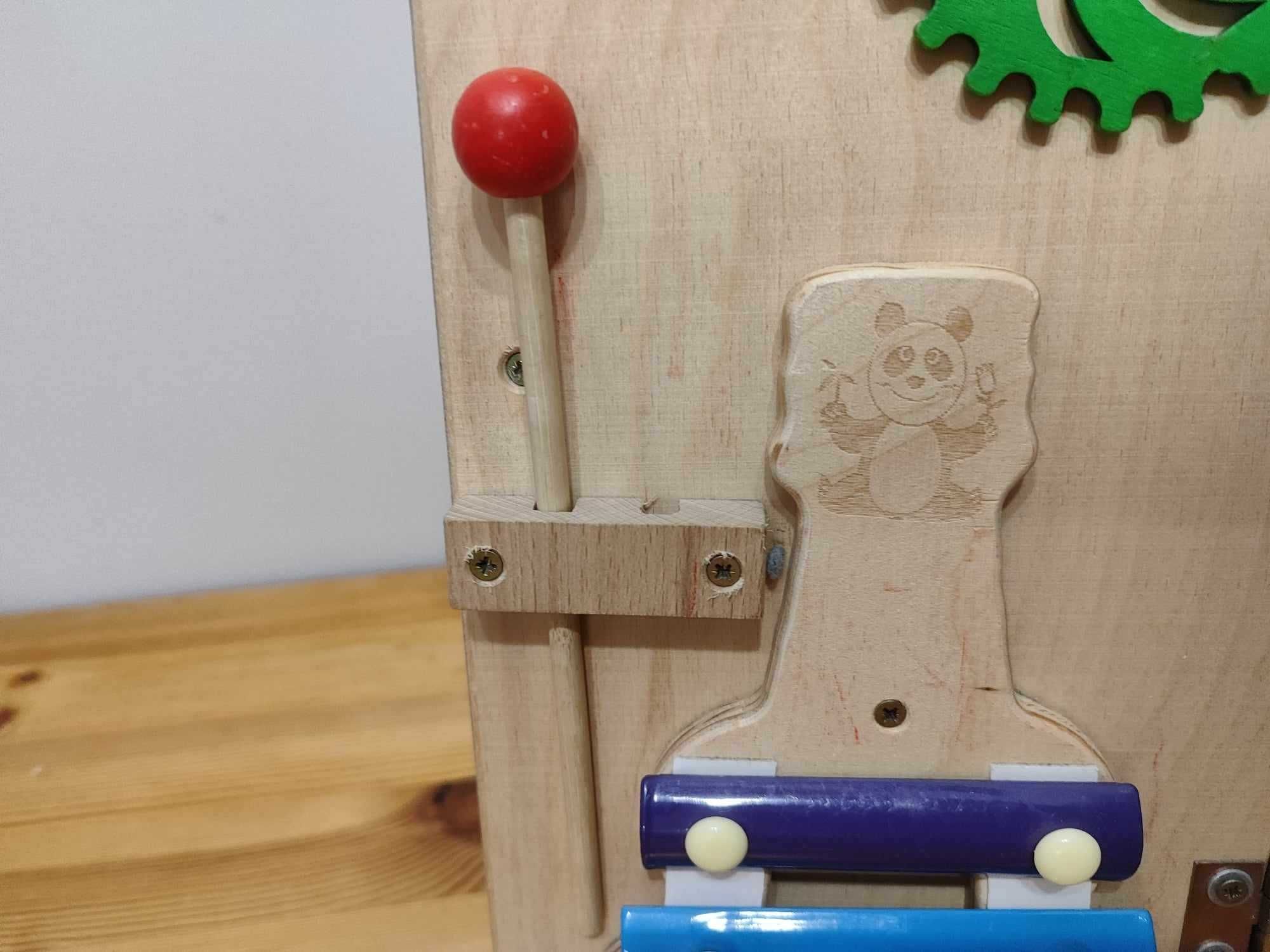 Dwustronna tablica manipulacyjna sensoryczna z serii Little Explorer