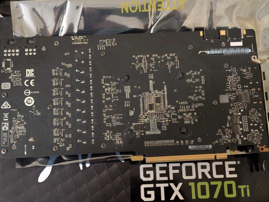 GeForce GTX 1070 Ti  ( 8GB GDDR5 256bit )