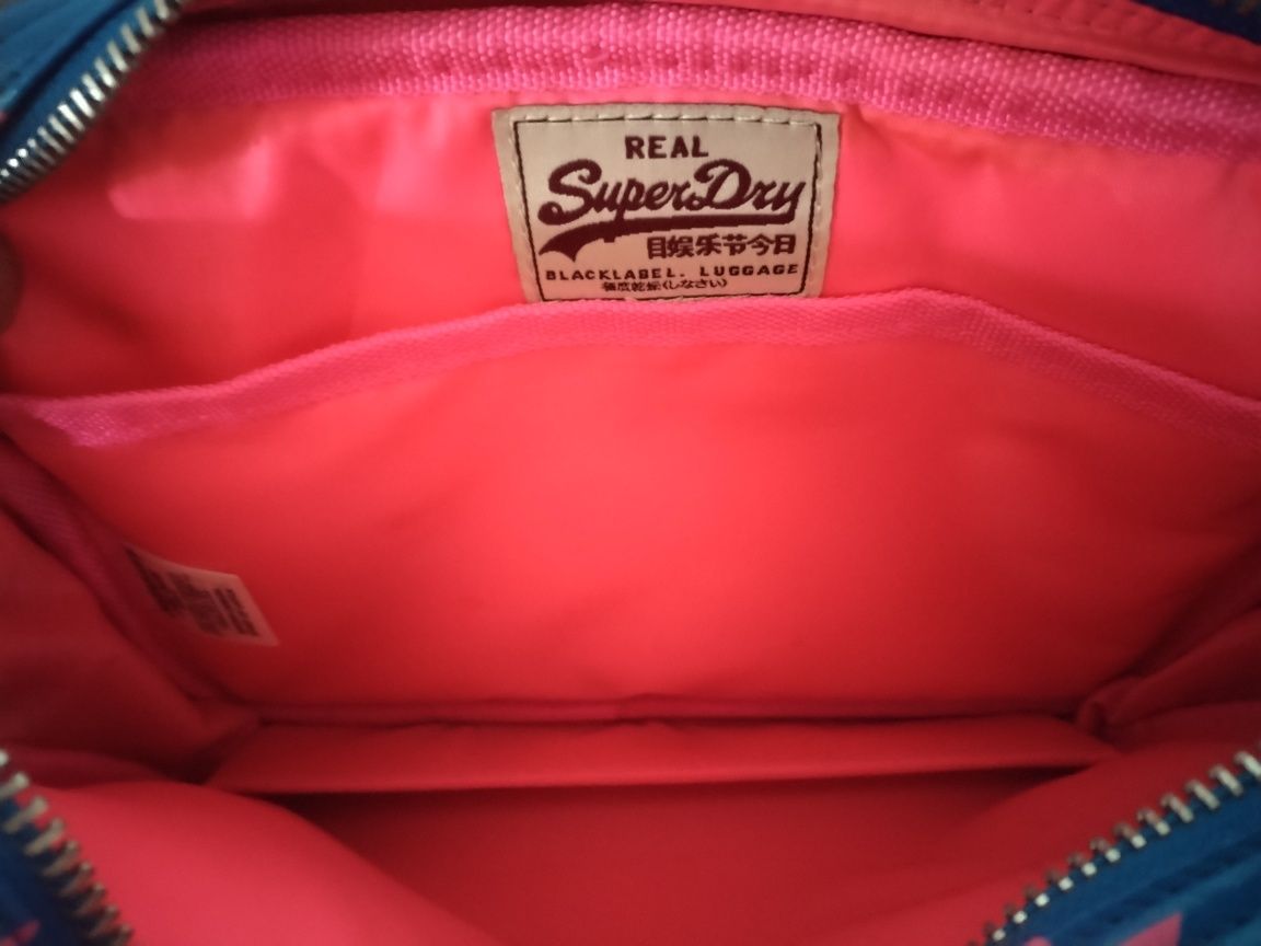 Oryginalna torba na ramię firmy "SUPERDRY". Stan idealny.