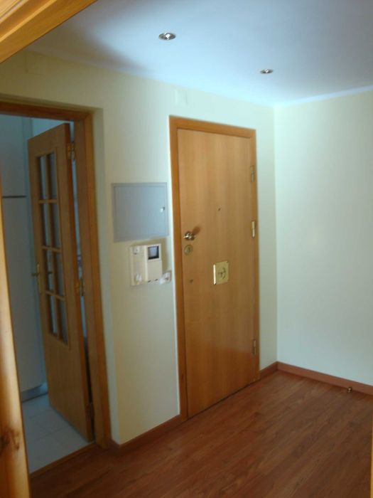 Aluga-se Apartamento T2 - Póvoa de Santa Iria