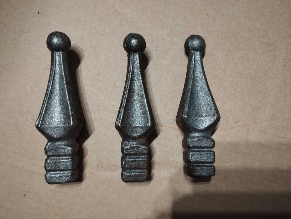 Groty kute do płota