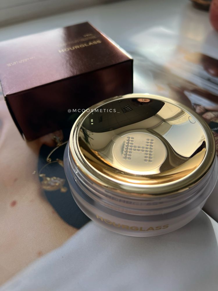 Розсипчаста пудра Hourglass Veil ™ Translucent Setting Powder