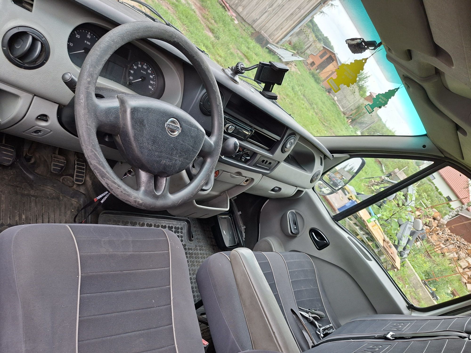 Sprzedam nissana 2.5 dci sprawny