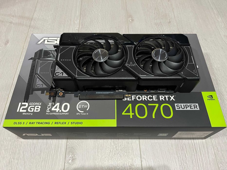 Karta graficzna Asus Dual GeForce RTX 4070 SUPER 12GB (Gwarancja 2027)