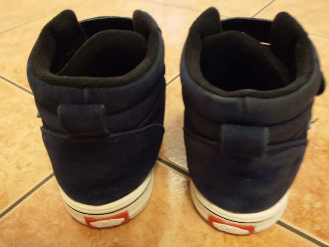 Buty chłopięce zimowe zamszowe ocieplane firmy apawwa