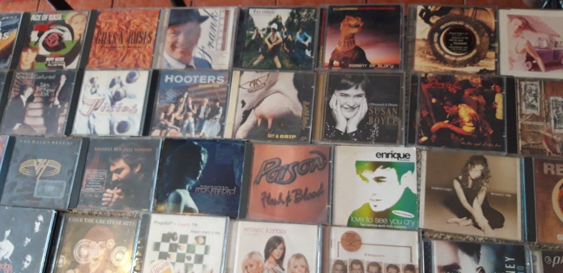 Conjunto de 48 Cds Diversos