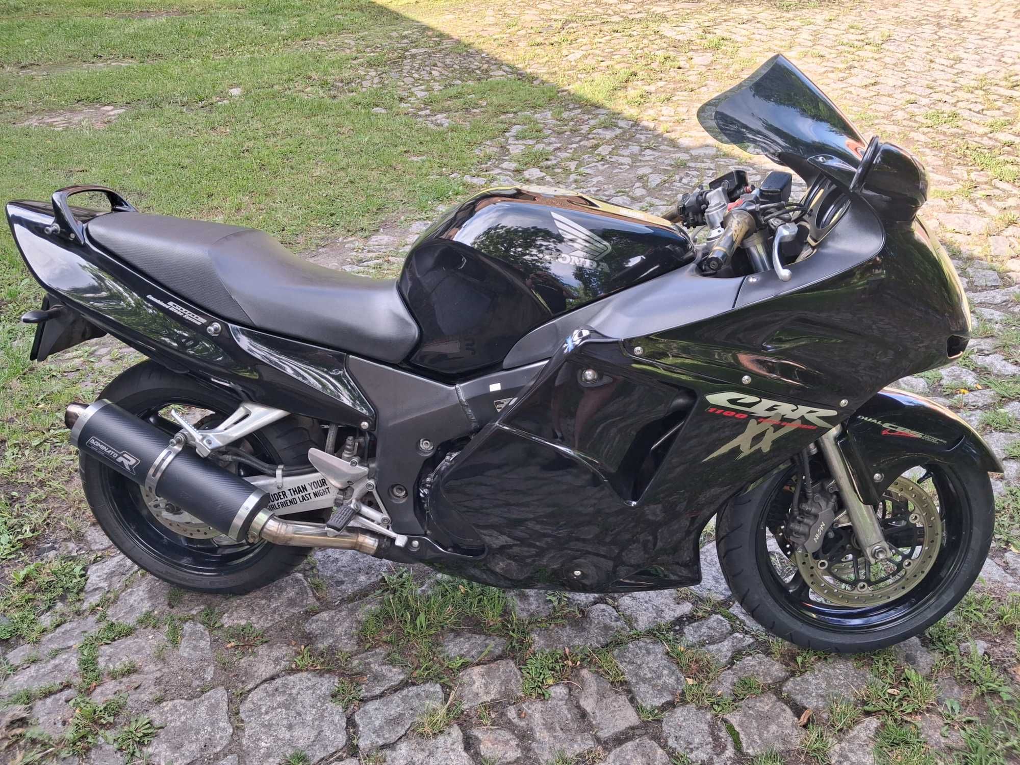 Honda CBR 1100 XX blackbird zadbana 6 lat w jednych rękach