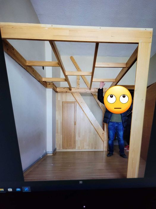 Antresola, solidne schody