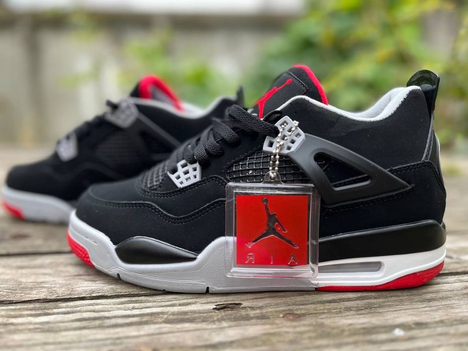 Розпродаж Nike Air Jordan Retro 4tm (42; 45 розмір)