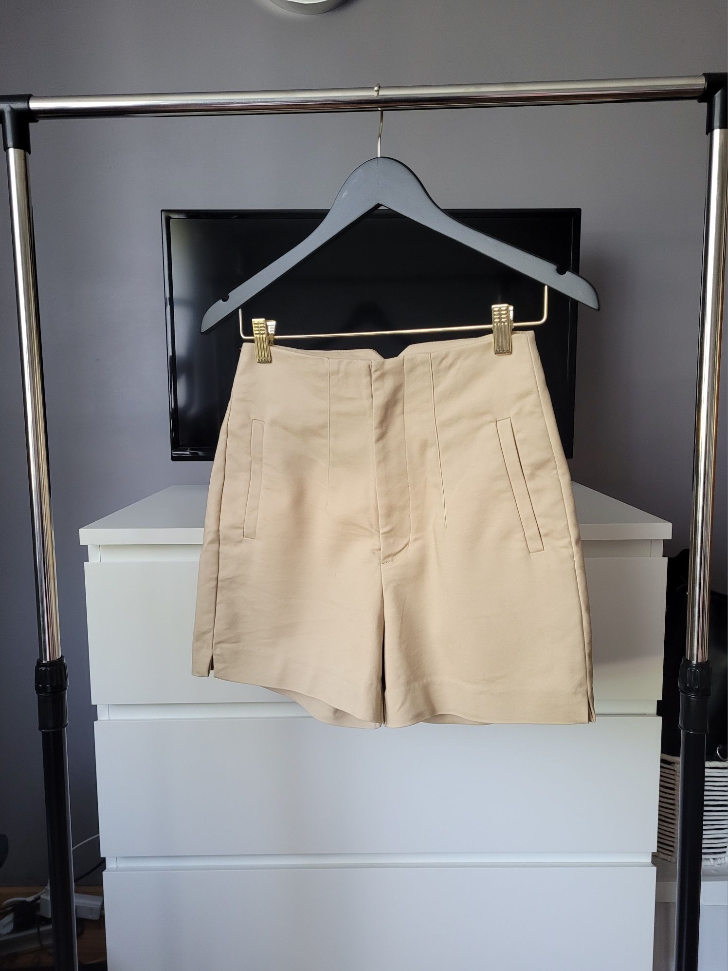 Beżowe modne spodenki garniturowe eleganckie wysoki stan high waist st